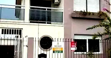 Casa em leilão com 4 quartos e 3 banheiros