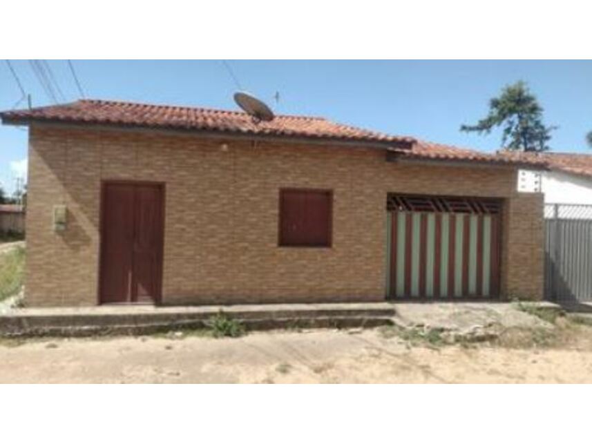 Casa com 2 quartos, 1 banheiro, 110,71m² construídos, ocupada