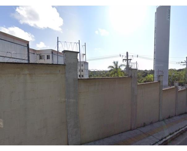 Apartamento com 2 quartos em Lauro de Freitas/BA