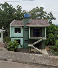 Casa residencial com 63m² construída em terreno de 353m²