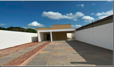 Casa com 549,82 m², 6 banheiros e 1 vaga de garagem
