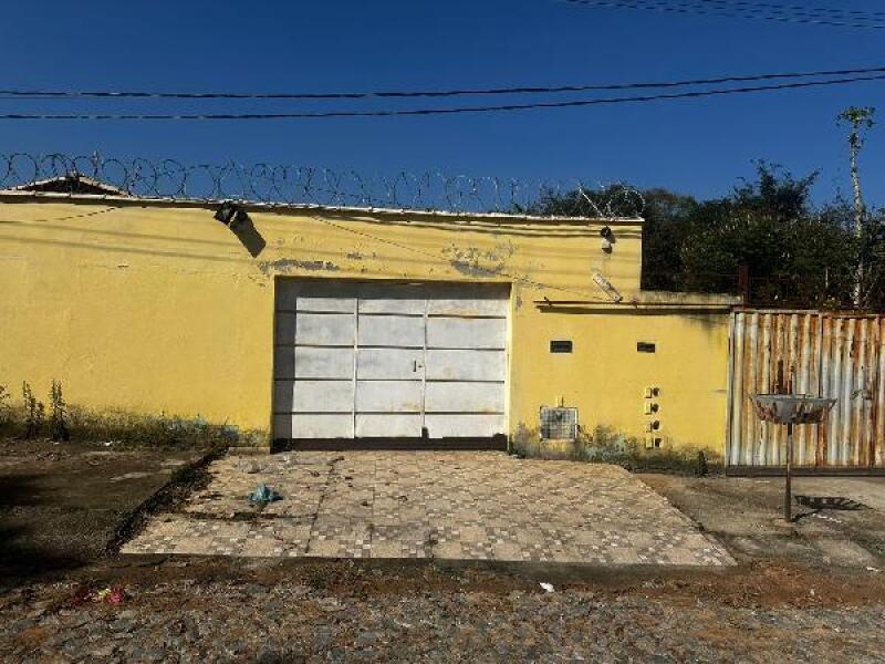 Casa em Esmeraldas/MG com 2 Quartos
