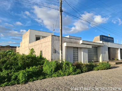 Casa com 3 quartos e 2 banheiros em Arapiraca