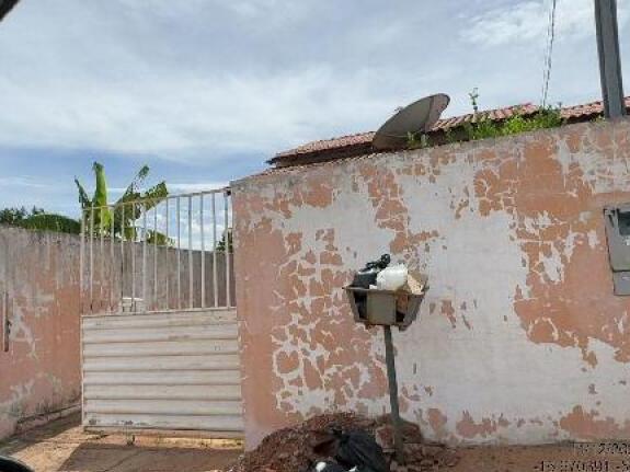 Casa em Várzea Grande com 2 Quartos