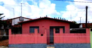 Casa com 2 quartos, 1 banheiro e 1 vaga