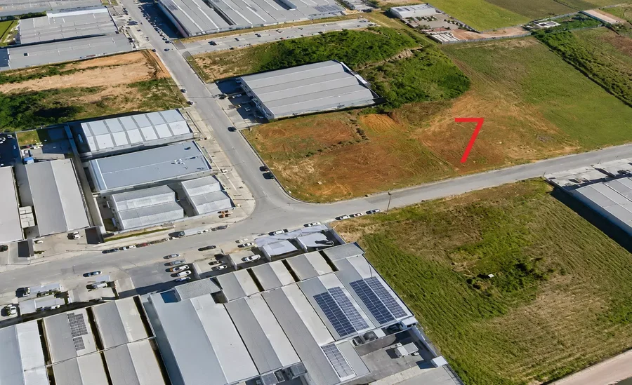 Terreno de 3.847,78 m²