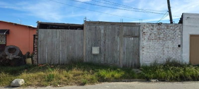 Casa Ocupada com 200m² de Terreno em Rio Grande