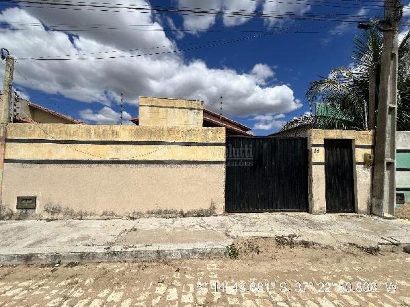 Casa em Mossoró com 2 quartos, 2 banheiros e 58,6m²