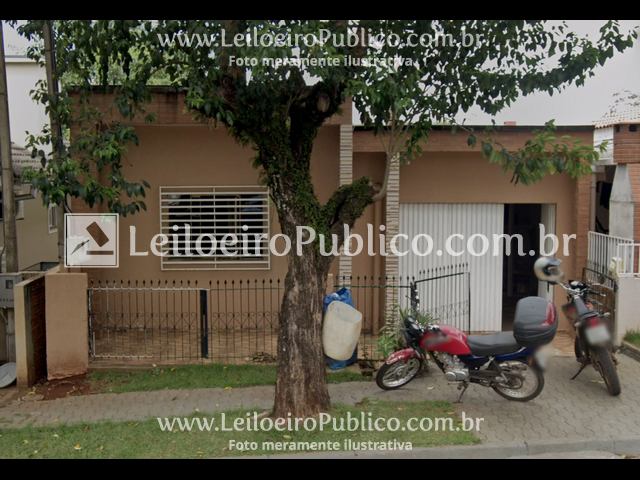 Casa mista com 100m² em terreno urbano de 280m²