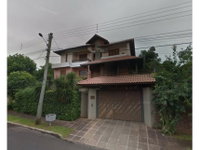 Casa espaçosa com 582,42 m² de terreno e 301,04 m² construída, ocupada