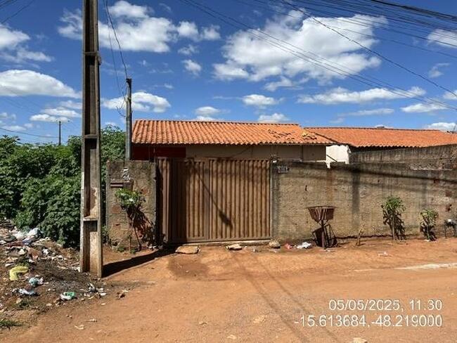 Casa com 3 quartos, 1 banheiro, vaga de garagem e 69,89m² privativos