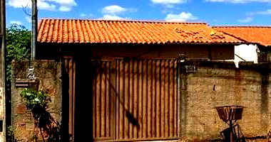 Casa com 3 quartos, 1 banheiro, vaga de garagem e 69,89m² privativos