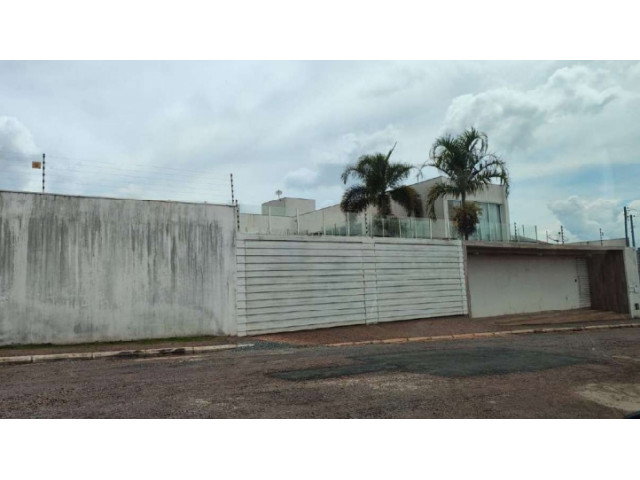 Casa de alto padrão com 576,27m² e terreno de 1.170,00m²