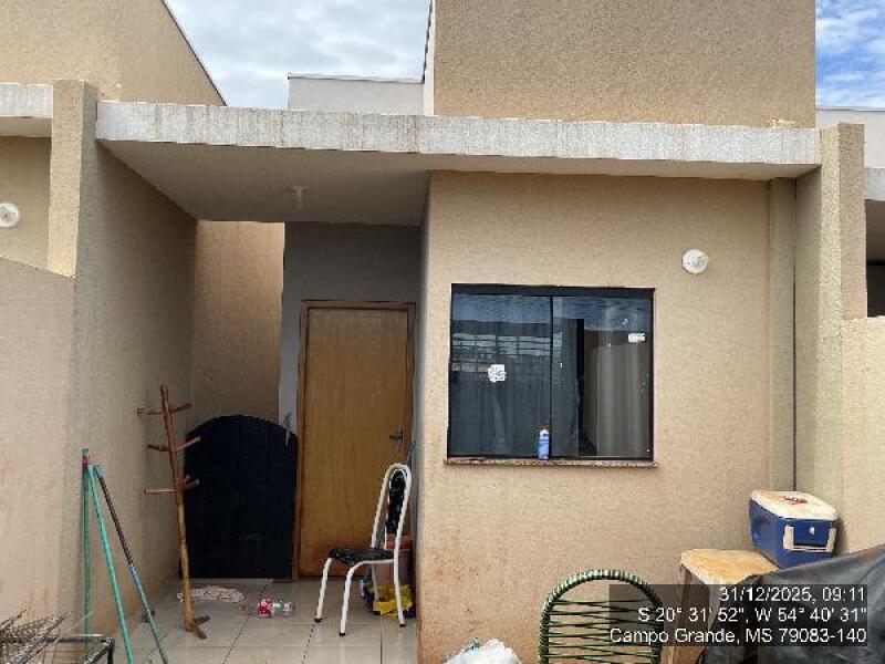 Casa com 3 quartos, 2 banheiros e 1 vaga de garagem