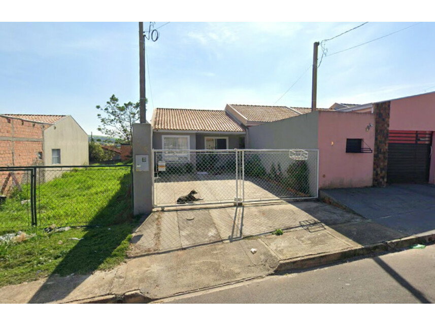 Casa com 1 quarto, 1 banheiro e 52,58m² construídos, ocupada