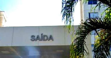 Apartamento 1º pavimento com 2 quartos, 1 banheiro, vaga e 73m²