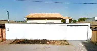 Casa Ocupada com 3 Quartos e Área de 182,81m² em Aparecida de Goiânia