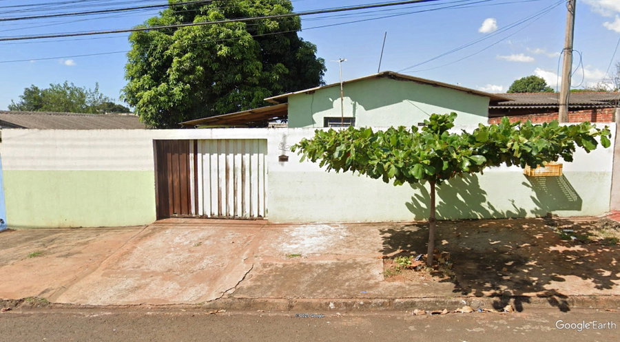 Casa com 80m² em terreno de 300m², estado ruim, Cambé