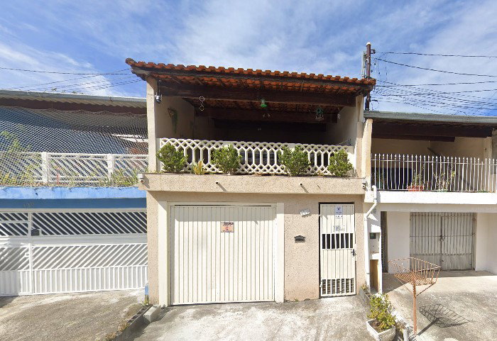 Casa com 185,06m², 3 pavimentos, 3 quartos, 1 banheiro, garagem e quintal