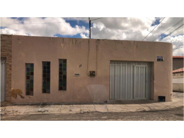 4 casas em Iguatu/CE com garagem e área de serviço