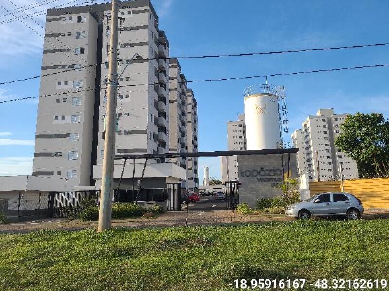 Apartamento com 2 quartos em Uberlândia