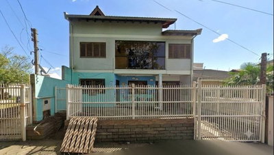 Casa Desocupada 220m² com 240m² de Terreno em Canoas