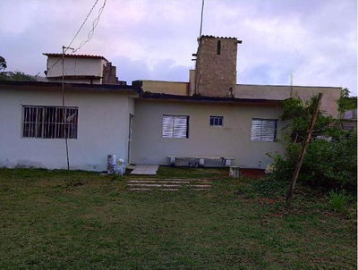 Casa com terreno de 360,72m² em Caraguatatuba/SP