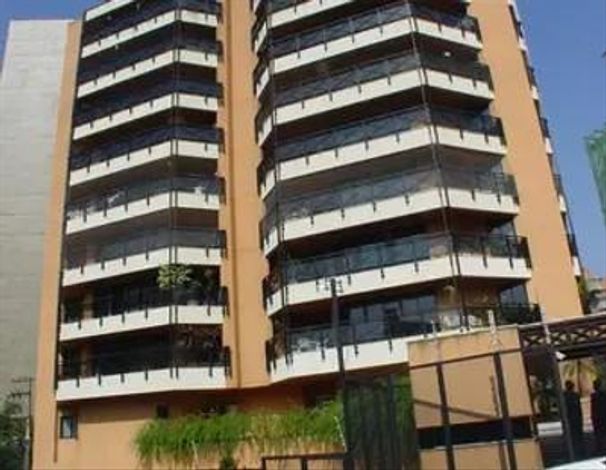 Duplex com 380m², 4 vagas e depósito, no Condomínio Villa Bruno Giorgi