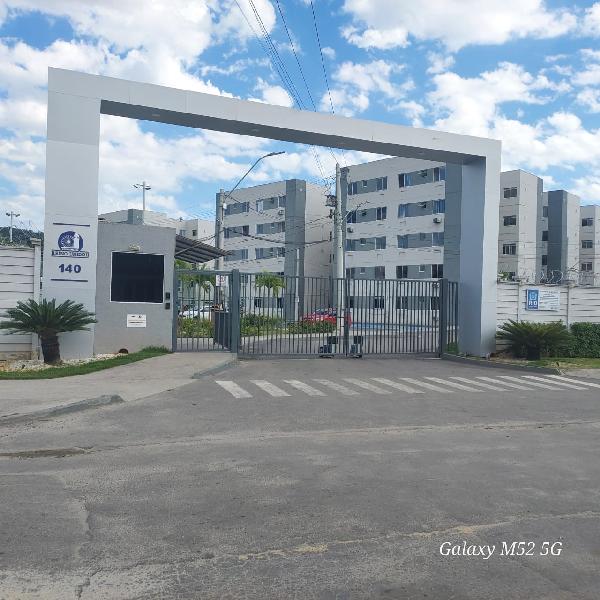 Apartamento com 2 Quartos e 1 Vaga em Santa Cruz