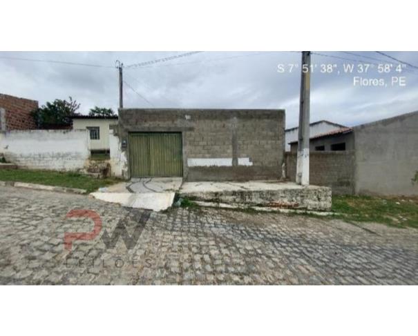 Casa em Flores/PE com 3 quartos e 1 vaga