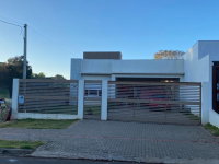 Casa em Ampère com 484m² de terreno e 143,83m² construídos