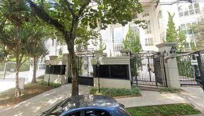 Apartamento de Alto Padrão com 5 Vagas no Morumbi
