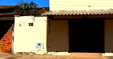Casa ocupada com 225 m² construídos