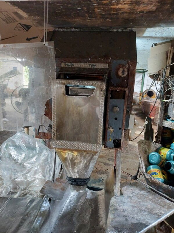 Máquina de Empacotar Soda Cáustica Embrapac em Bom Estado
