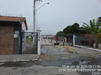 Casa com 2 Quartos e Vaga de Garagem em Condomínio
