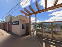 Casa com 360m² de área construída, 3 quartos, 2 banheiros e 2 vagas de garagem