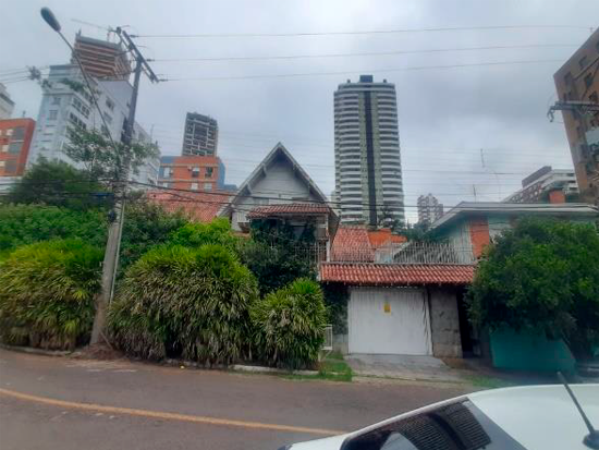 Casa com 3 quartos, 2 banheiros, 118m² construídos, ocupada