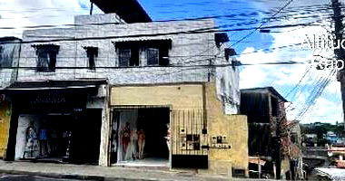 Casa com 6 quartos, 3 banheiros, vaga de garagem e 66m² privativos