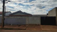 Casa 3 quartos, 2 banheiros, 133m² construída - Ocupada