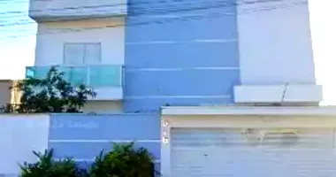 Casa ampla com 272m² construída e terreno de 374m², imóvel ocupado