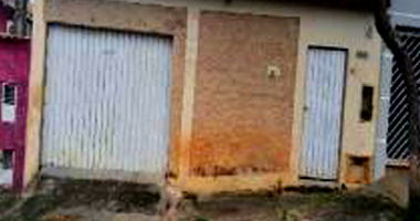 Casa com 30,16m² privativos e terreno de 175m², desocupada