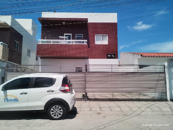 Apartamento com 2 quartos, 2 banheiros e 1 vaga de garagem