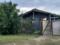 Casa com 4 quartos, 2 banheiros e piscina em Laranjal