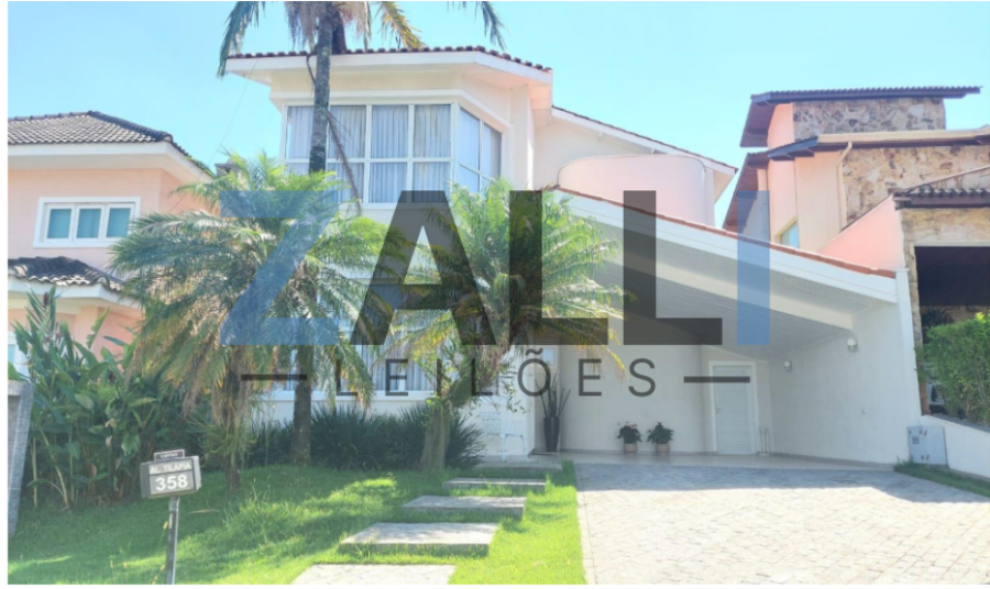 Casa em Condomínio Fechado com 435m² em Alphaville