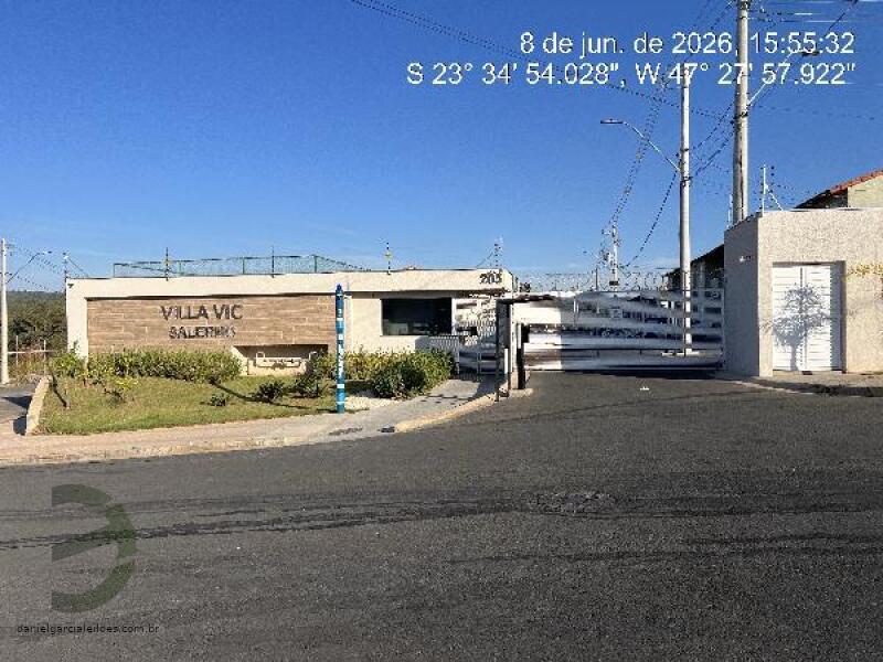 Apartamento com 2 quartos e vaga de garagem em condomínio