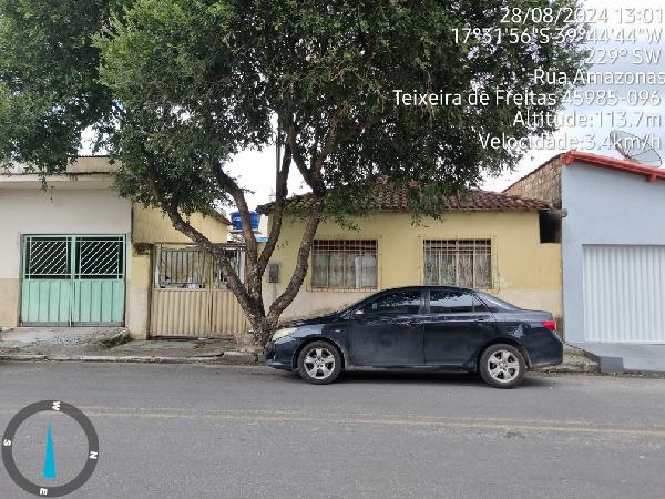 Casa com 3 Quartos e 1 Vaga no Centro de Teixeira de Freitas