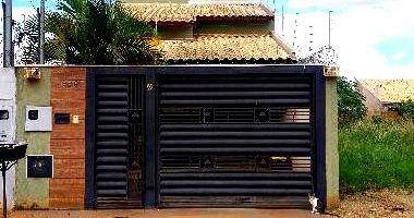 Casa 2 quartos, 1 banheiro, 61.73m² construída, 1 vaga, desocupada