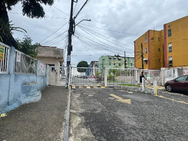 Apartamento com 3 quartos em Salvador - BA