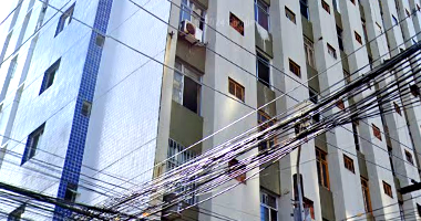 Apartamento com Portaria Eletrônica e 2 Quartos em Recife