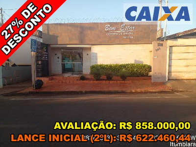 Casa com 5 quartos, 3 banheiros, 277 m² de área privativa